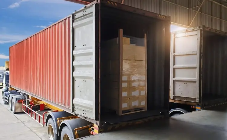 Tips for Safely Loading and Unloading Your Trailer