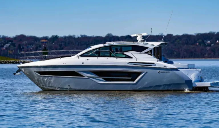 How Hiring a Captain Enhances Your Yacht Rental Experience