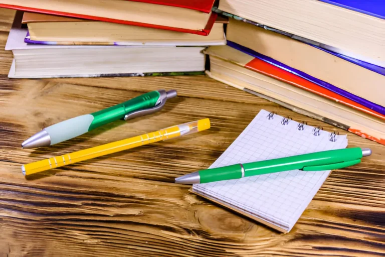 Essential Academic Writing Tools Every Student Should Use in 2025
